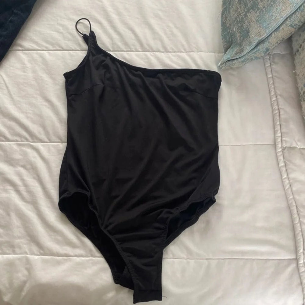 One shoulder bodysuit